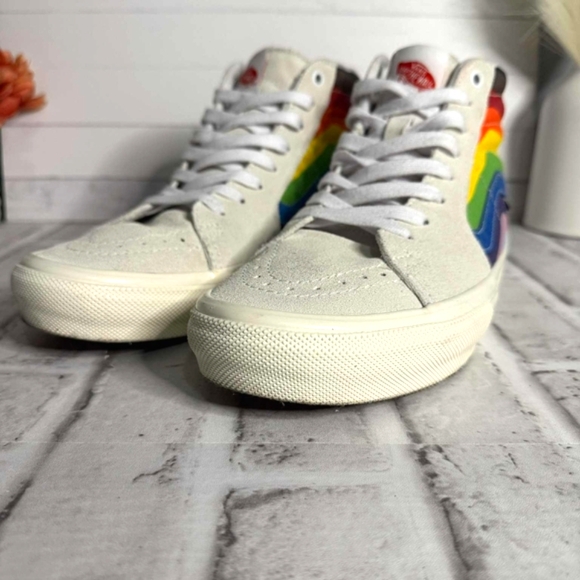 Vans White and Pink High-Tops - Picture 1 of 11